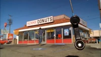 Earl tricks Didi and runs into the store to get the doughnuts