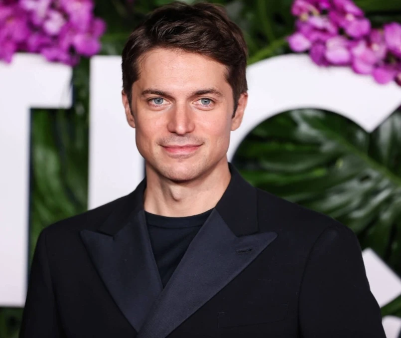 Lucas Bravo | My New Family Wikia | Fandom