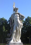 424px-Nymphenburg-Statue-3c
