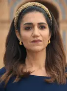 Ari Kaos.webp (104 KB) Leila Farzad as Ariadne "Ari", in Kaos (2024)