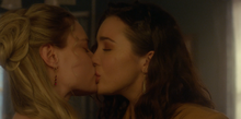 218 Odette Bess Kiss.png