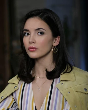Bess Marvin 2019 Character Nancy Drew Wiki Fandom Bess Marvin 2019 Character Nancy Drew Wiki Fandom