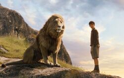 Com ants anos vcs descobriram que o ator do aslan (narnia) tb fez