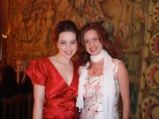 Anna Popplewell und Marieke Oeffinger auf der Premiere von Narnia 2 in Kaltenbach