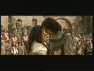 Susan Pevensie und Kaspian X. küssen sich kurz vor der Abreise der Pevensie-Geschwister.