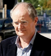 Broadbent.jpg (50 KB) Jim Broadbent als Digory Kirke