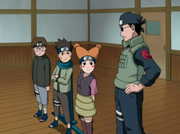 Konohamaru e seus companheiros formando o Time Ebisu.