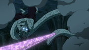 Sasuke inmoviliza a Kabuto con su flecha