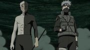 Obito e Kakashi juntam forças (Anime)