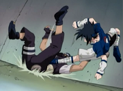 Sasuke derrotando a Yoroi en los Exámenes Chūnin con la Combo del León