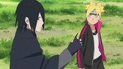 Sasuke entrenando a Boruto con las shurikens