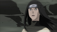 Orochimaru disfarçado como uma kunoichi de Kusagakure.