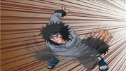Kiba Inuzuka utilizando seu corpo como forma de ataque.