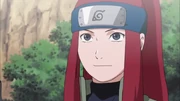 Kushina portando el uniforme estándar de Konoha
