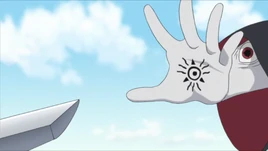 A marca em sua mão é colocada no equipamento…