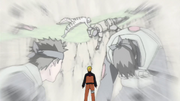 Naruto senses the war