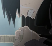 Itachi ebeveynlerini öldürmek üzere olduğu için ağladı.