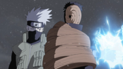 Kakashi and Yamato restrain Madara