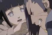 Hinata assustada quando vê Sazanami