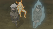 Kakashi et Gaï viennent en aide à Naruto