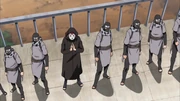 Kabuto liderando os ninjas de Otogakure na Invasão de Konoha.