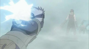 Kakashi ataca a Zabuza con su Raikiri