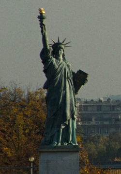 Paris Liberty Statue.png