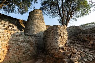 1024px-Conical Tower - Great Enclosure III (33736918448)