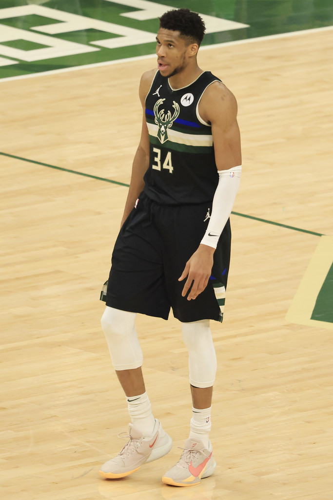 Milwaukee Bucks 2017-2023 Association Jersey