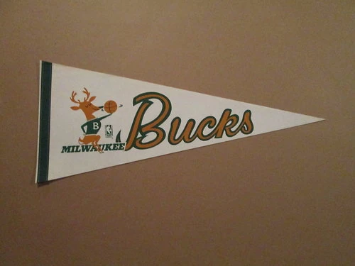 Bandiera Gagliardetto Ufficiale Milwaukee Bucks 30,5x76,2 Cm Con Kit Adesivi Da Parete – Feltro Serigrafato Per Fan – Decorazione Man Cave