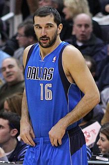 Peja Stojakovic Scores 20 Consecutive Points for Hornets