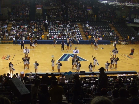Villanova Cheerleaders Before Hoops Mania