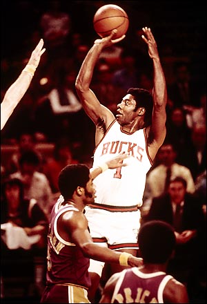 Oscar Robertson's Stats For Each Season: The First NBA Player To Average A  Triple Double For A Season - Fadeaway World
