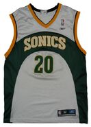 Gary Payton Sonics Uni Front