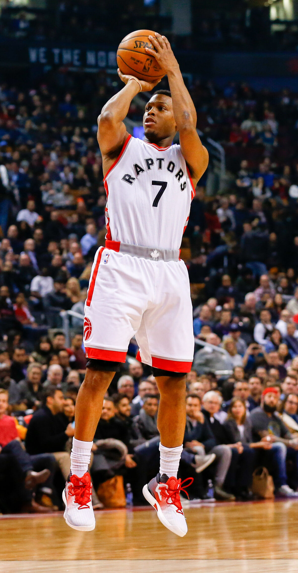 Raptors star Kyle Lowry gets jersey retired by Villanova University (VIDEO)