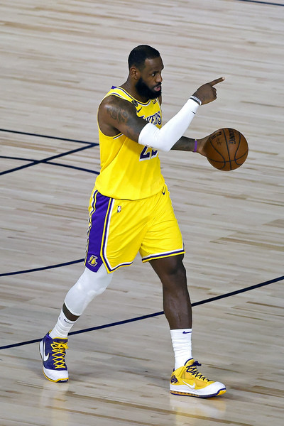 Lakers All-Star LeBron James Wears Jackie Robinson Dodgers Jersey For Black  History Month 