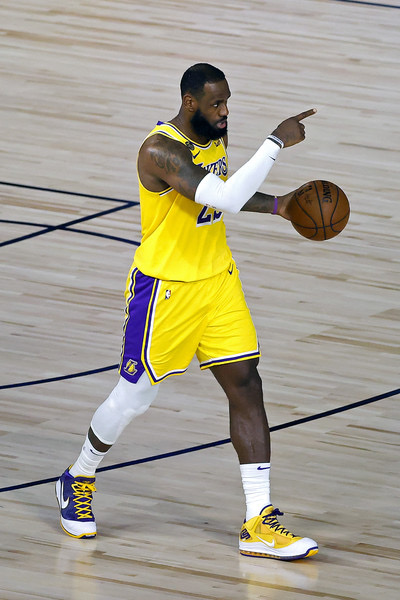 LeBron James - Los Angeles Lakers - Game-Worn Icon Edition Jersey - Worn 2  Games - Recorded 2 Double-Doubles - 2019-20 NBA Season Restart