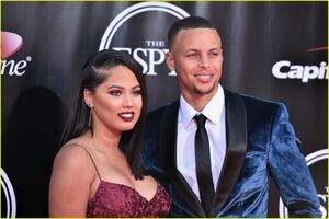 Stephen-curry-wife-ayesha-espys-2016-red-carpet-04.jpg