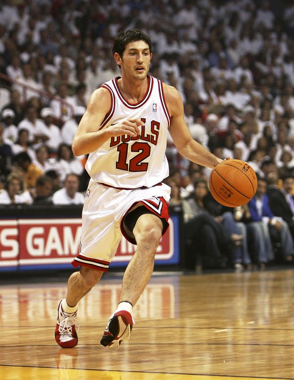 Does Kirk Hinrich Really Deserve To Have His Jersey Retired By The