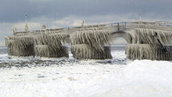 Frozen-pier-c5c67ad9d9f85529