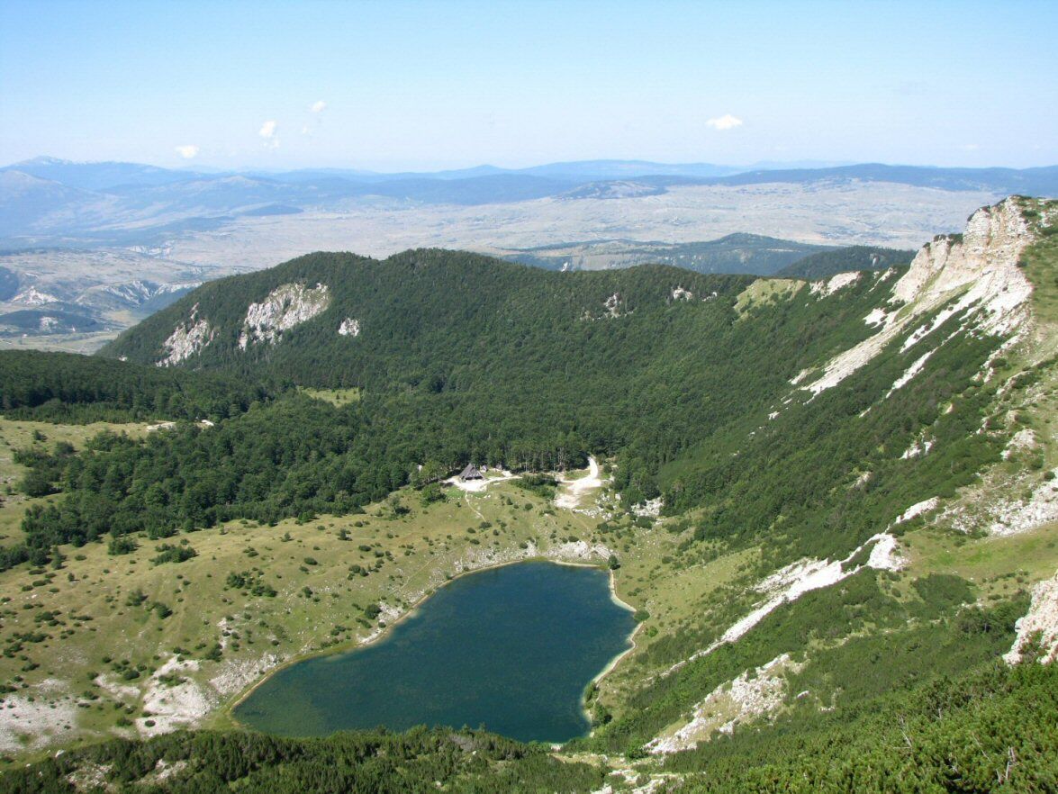 Satorsko j. pogled s Grede prevoja izmedju 2 vrha Satora.jpg