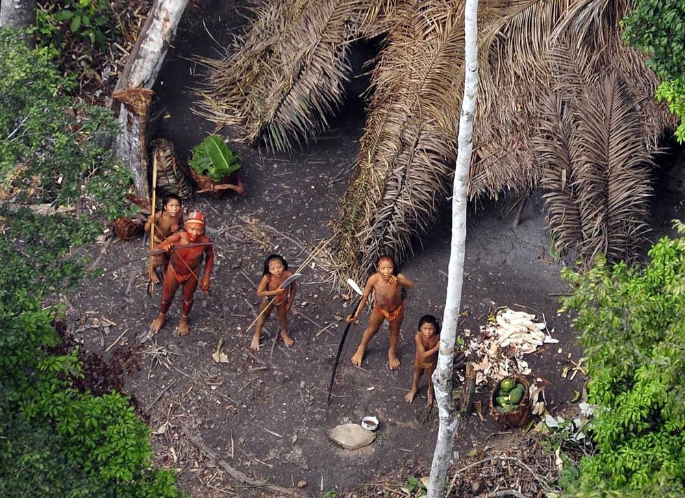 伝 説 の 孤 島"北 セ ン チ ネ ル 島 セ ン チ ネ ル 族*North Sentinel Island - YouTube