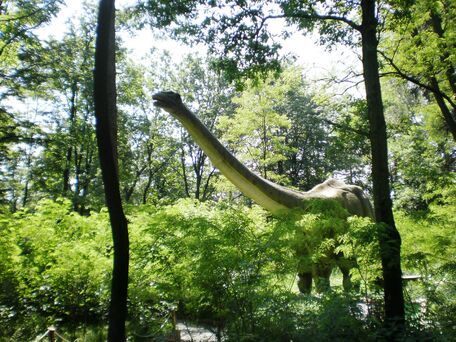 Dinolandia-brontosaurus - panoramio