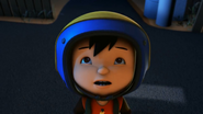 Boboiboy magsuot ng helmet