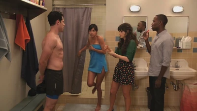 Schmidt, Cece, Jess i Winston w łazience (1x05 Problem Cece)