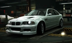 Uliczne BMW M3 GTR w World