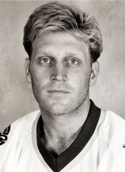 Brett Hull (with father Bobby)