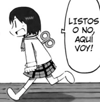 Nano jugando a las escondidas con  y .