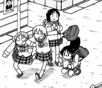 Nano junto a ,  y  camino a la escuela en el manga