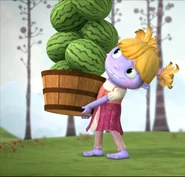 Gina lifts six watermelons.jpeg (211 KB)